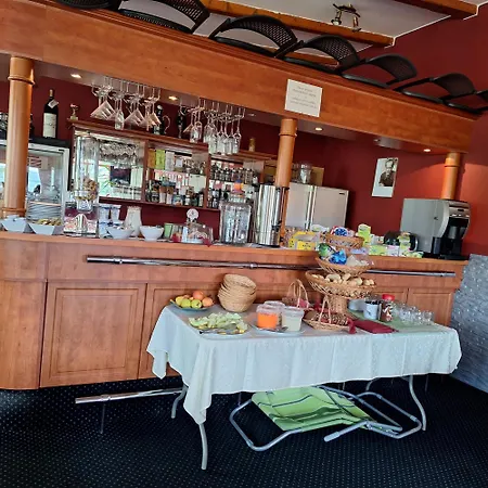 Otel Lukas 3*
